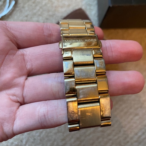 MICHAEL KORS GOLD WATCH - Picture 4 of 6